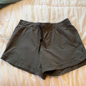 CALIA by Carrie Underwood Size M Polyester/Spandex Pull-On Shorts.